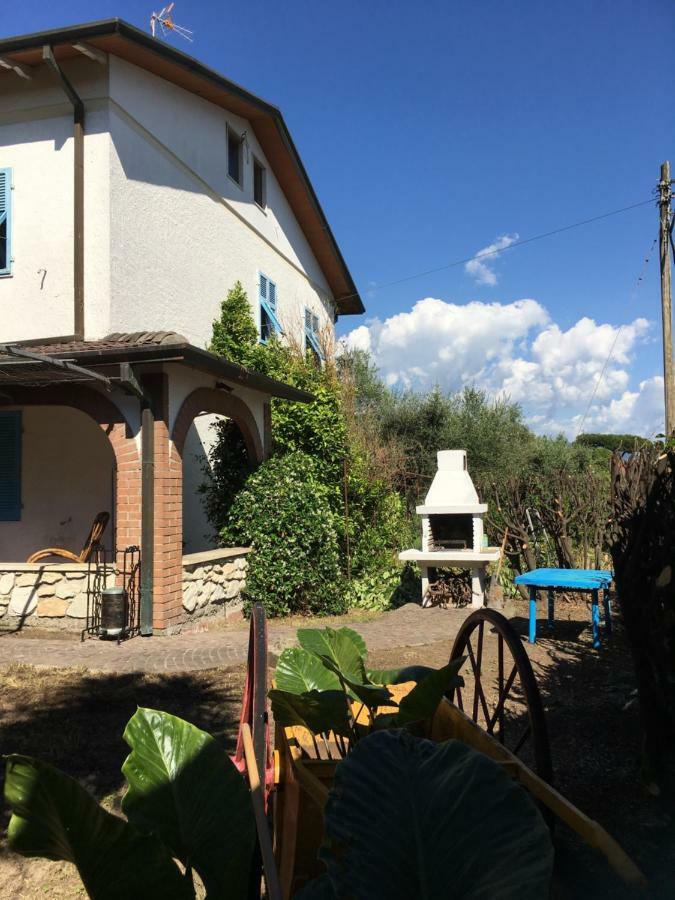 Casa Degli Zii Appartamento Guido Luni Exterior photo